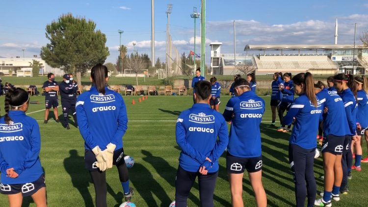 110421-03 IMÁGENES Y DECLARACIONES SELECCIÓN FEMENINA 01