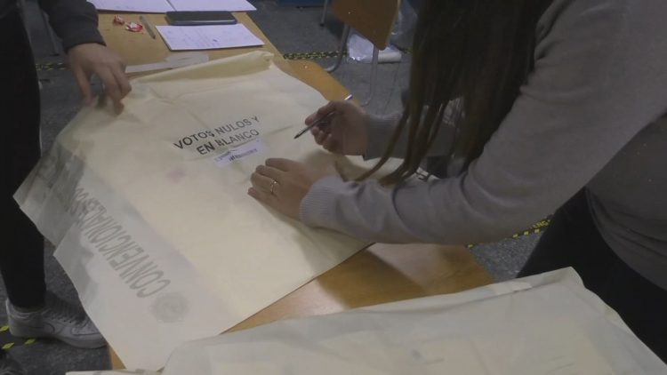 160521-24 APOYO CONTEO DE VOTOS 05