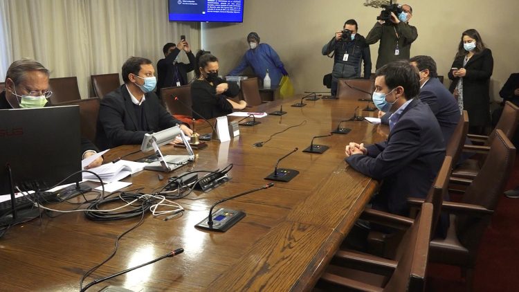 CONSTITUCIÓN COMISIÓN ACUSACIÓN CONSTITUCIONAL MINISTRO DE EUCACIÓN