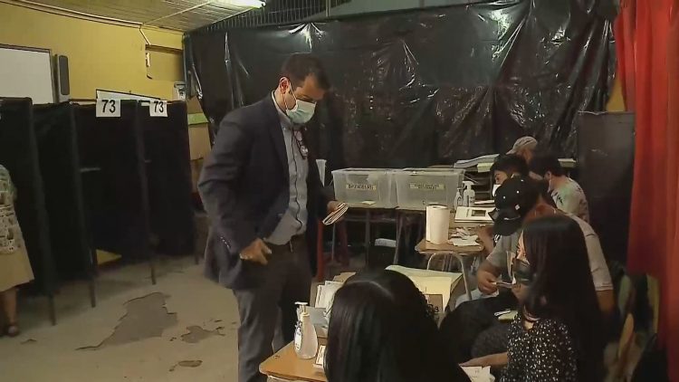 211121-06 VOTACION DELGADO 01