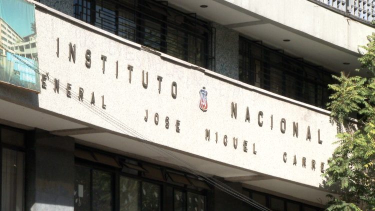 250422-10 APOYOS FACHADA INSTITUTO NACIONAL Y LICEO 7 07