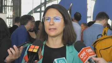 13042307 DECLARACIONES ALCALDESA DE SANTIAGO 01