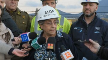 24062316 DECLARACIONES MINISTRA DE OOPP EN PUENTE MAPOCHO 14