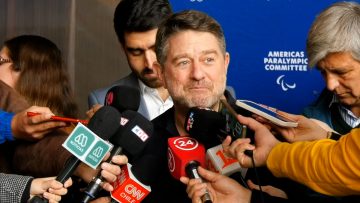 30072311 DECLARACIONES HAROLD MAYNE NICHOLLS Y DEL GOBERNADOR CLAUDIO ORREGO 02