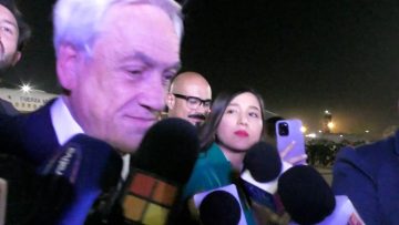 140823PAR02 APOYO LLEGADA EXPRESIDENTE PIÑERA A PARAGUAY 04