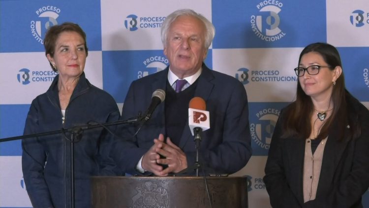 PUNTO DE PRENSA DEL CONSEJERO GERMÁN BECKER 02