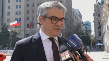 04102306 DECLARACIONES DEL MINISTRO DE HACIENDA EN LA MONEDA 07