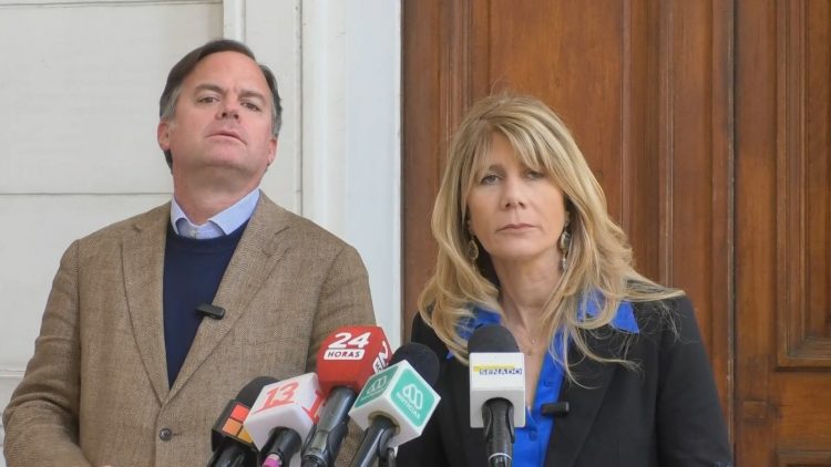 12102301 PUNTO DE PRENSA DE LA SENADORA, XIMENA RINCON Y DEL SENADOR, MATÍAS WALKER 04