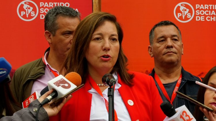 21102306 PAULINA VODANOVIC EN EL XXXII CONGRESO DEL PS CARLOS LORCA TOBAR 1
