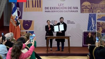 10112303 PRESIDENTE BORIC PROMULGA LA LEY DE EXENVCIÓN DE IVA PARA SERVICIOS CULTURALES 14