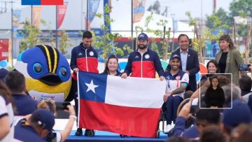 131123PAR01 PRESIDENTE BORIC PARTICIPA DE LA ENTREGA DE LA BANDERA A DEPORTISTAS DEL TEAM PARACHILE 15