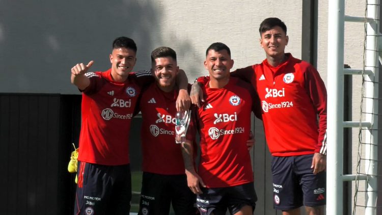 161123DEP01 IMÁGENES DE APOYO DEL ENTRENAMIENTO DE LA SELECCIÓN CHILENA 05