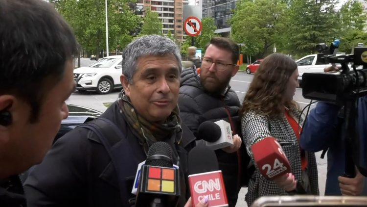 17112302 LLEGADA DE JUAN PABLO HERMOSILLA A LA FISCALÍA ORIENTE 03