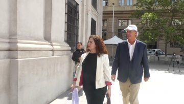 27122308 IMPULSORES DE LEY JACINTA ENTREGAN CARTA EN LA MONEDA 02