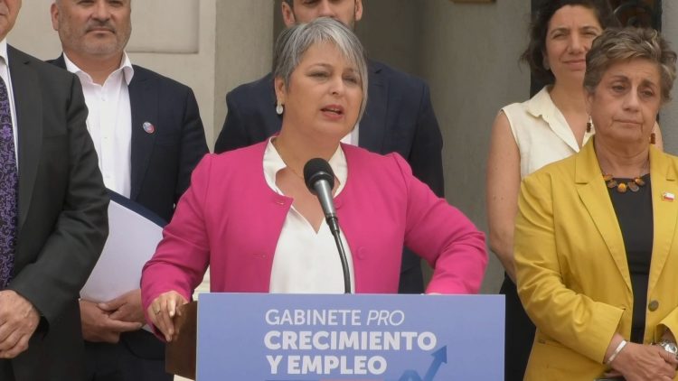 13012403 APOYOS MINISTRA DEL TRABAJO, JEANNETTE JARA 04