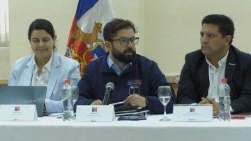 12032413 APOYO PRESIDENTE BORIC SE REÚNE CON AUTORIDADES DEL MAULE SUR (2)