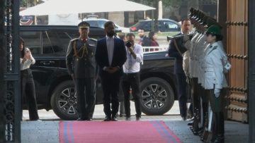 18032401 HONORES PRESIDENTE BORIC EN LA MONEDA