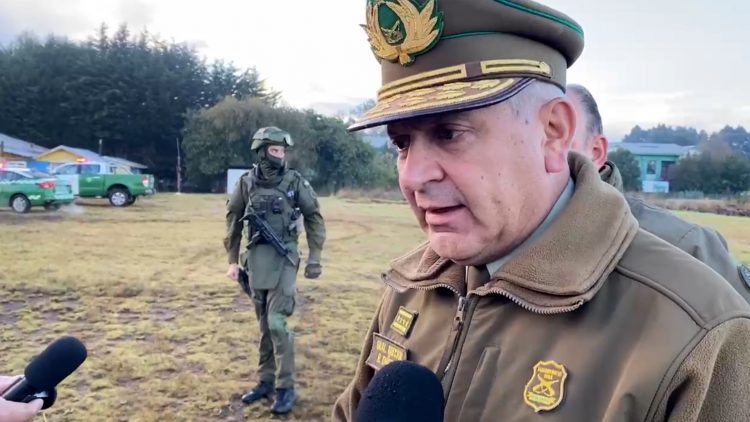 27042407 DECLARACIONES GENERAL YAÑEZ AL LLEGAR A LA ZONA DEL ATENTADO 01