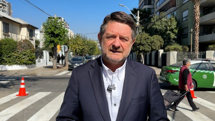 27042448 DECLARACIONES GOBERNADOR RM CLAUDIO ORREGO POR CARABINEROS ASESINADOS EN CAÑETE 01