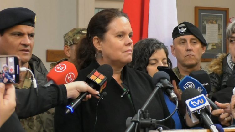 29042415 REUNIÓN MINISTRA DE DEFENSA CON AUTORIDADES DE LA MACROZONA SUR 02