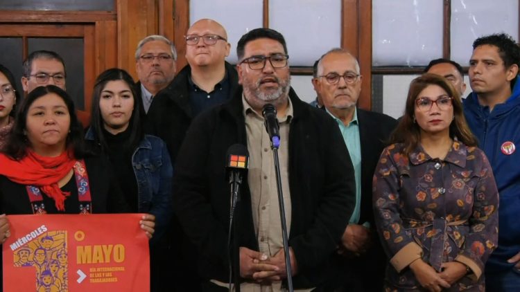 30042403 CUT INFORMA SOBRE ACTO DEL 1 DE MAYO 01
