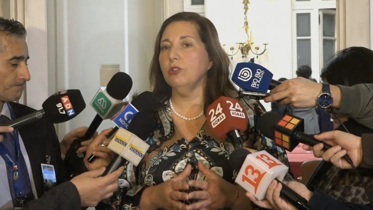 300424C01 REACCIONES TRAS COMISIÓN DE CONSTITUCIÓN DEL SENADO 20