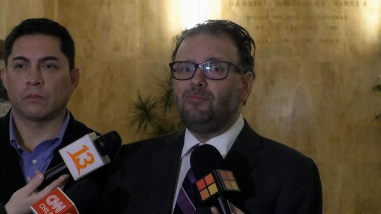 _21062402 DIPUTADO DURÁN DENUNCIA EN LA CONTRALORÍA A LA ALCALDESA DE SANTIAGO 3