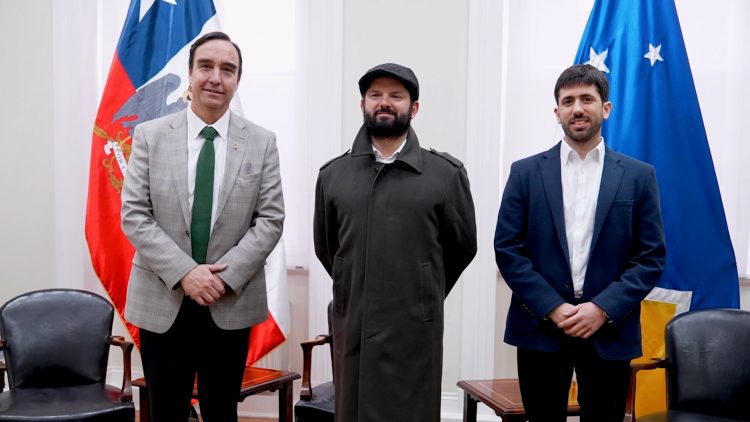 26062411 APOYO REUNIÓN PRESIDENTE BORIC CON GOBERNADOR Y DELEGADO PRESIDENCIAL DE MAGALLANES 5