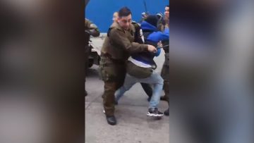 19072402 AGRESIÓN A CARABINEROS EN BARRIO FRANKLIN 04