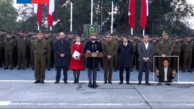 25072401 PRESIDENTE BORIC CARABINEROS 01