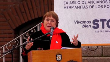 07082408 EXPRESIDENTA BACHELET Y ALCALDESA DE SANTIAGO EN CENTRO DE CUIDADOS MUNICIPAL 12 (1)