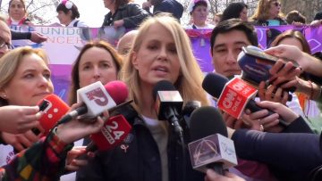 17082407 CECILIA BOLOCCO Y CAROLINA GOIC ENCABEZARON MARCHA POR PACIENTES CON CÁNCER 02