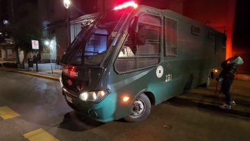 17082417 APOYO SALIDA DE IMPUTADOS TRAS AUDIENCIA CASO BRINKS 04