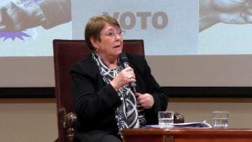 29082411 PRESIDENTA BACHELET DEL SEMINARIO UC 05