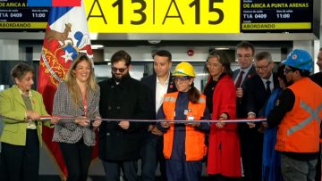 04092405 PRESIDENTE BORIC INAUGURA NUEVO EDIFICIO DE EMBARQUE DEL AEROPUERTO 09