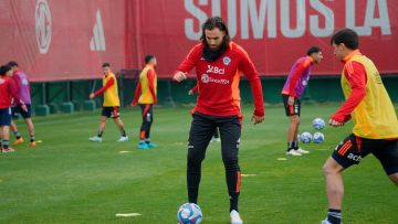 070924DEP01 ENTRENAMIENTO SABATINO DE LA SELECCIÓN CHILENA 01