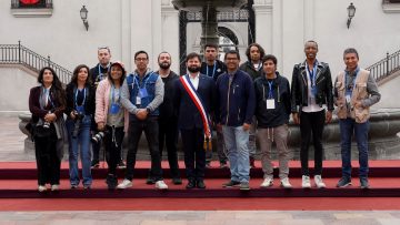 18092405 HONORES AL PRESIDENTE BORIC EN LA MONEDA Y APOYO FOTO 04