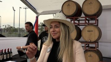 21092410 PÚBLICO Y LOCATARIOS DE LA YEIN FONDA 01