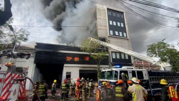 02102403 APOYO INCENDIO BARRIO TOESCA 07