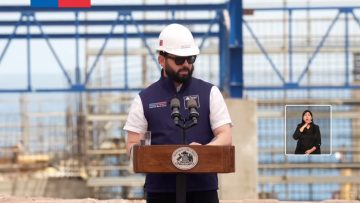 031024ANT05 PRESIDENTE BORIC VISITA PLANTA DESALADORA DE CODELCO 10 (2)