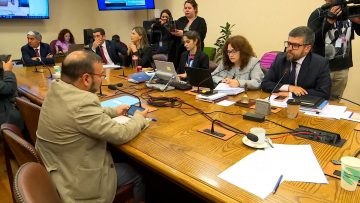 081024C06 REACCIONES TRAS RECHAZO A AC CONTRA MINISTRA TOHÁ EN COMISIÓN 12