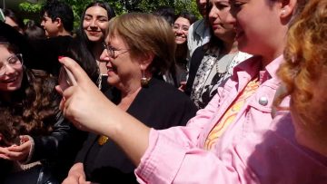 09102406 BACHELET DICTA CHARLA EN UTALCA 01