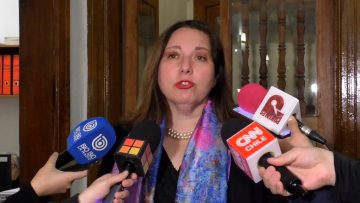 14102405 DECLARACIONES TRAS REUNION OFICIALISTA EN EL PS 10