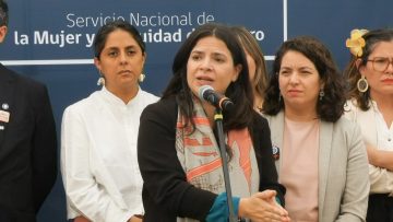 21102403 MINISTRA DE LA MUJER EN EXPO EMPRENDEDORAS INDÍGENAS 01 (1)