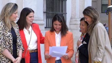 22102405 MUJERES DE OPOSICIÓN ENTREGAN CARTA EN LA MONEDA 07 (1)