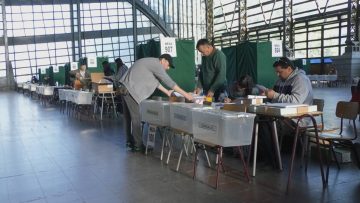 26102401 APOYO INSTALACIÓN DE MESAS 04