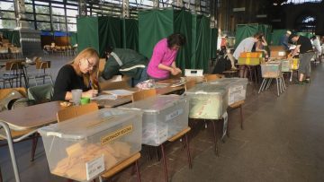 26102451 APOYO SUSPENSIÓN DE MESAS SANTIAGO 04