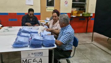27102443 APOYO CONTEO DE VOTOS ALCALDE RECOLETA 04