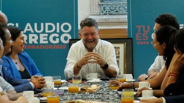 28102405 CLAUDIO ORREGO SE REÚNE CON ALCALDES 08 (1)