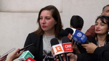 DECLARACIONES SENADORA PAULINA VODANOVIC EN LA MONEDA 03